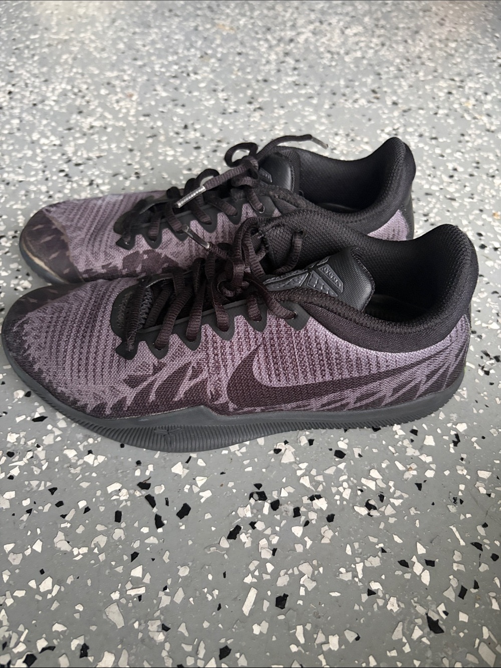 Nike Mamba Rage Kobe Bryant Shoes Sneakers Youth 6.5 6.5Y